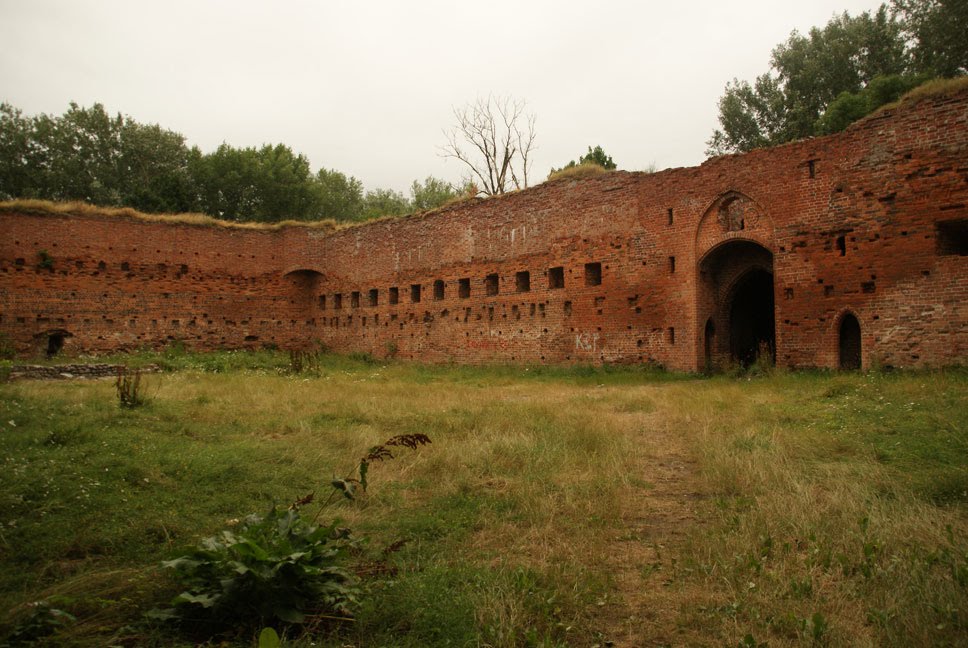 ZAMEK DYBOWSKI by Łukasz Świetlik