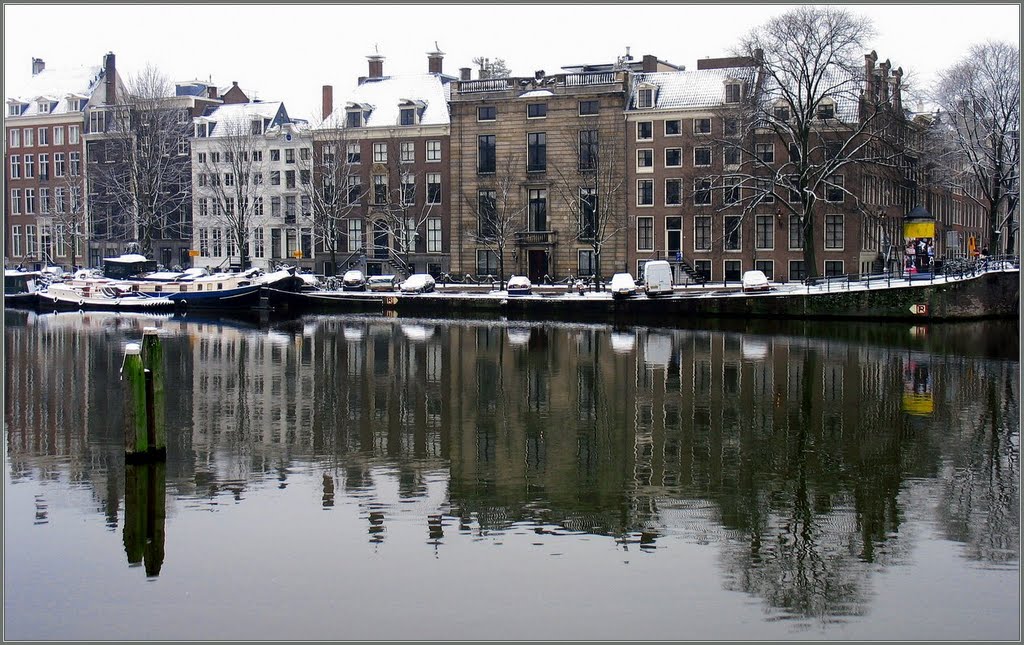 Amsterdam Amstel: Reflections... by Chris10 ©