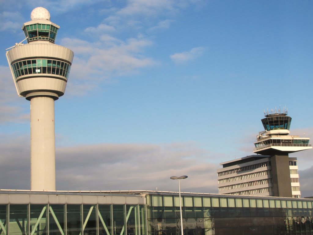 Towers - Amsterdam-Schiphol (AMS), The Netherlands. by André Bonacin