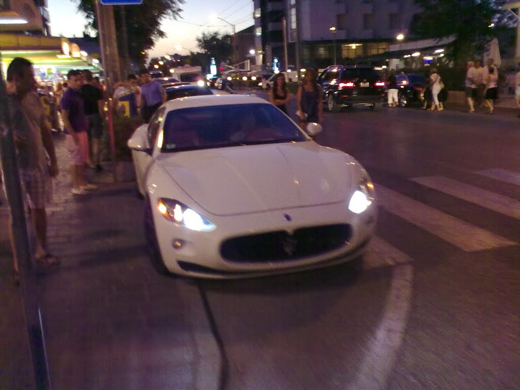 Maserati GranTurismo in Rimini, Italy by ixde