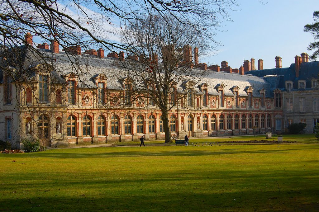 Château de Fontainebleau by Les Argonautes