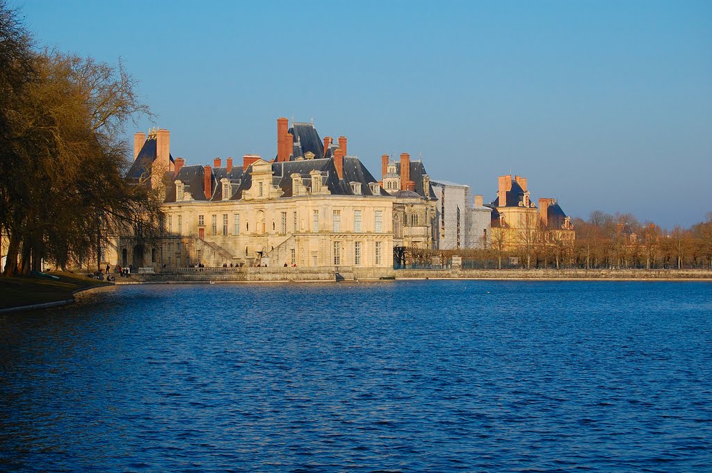 Château de Fontainebleau by Les Argonautes