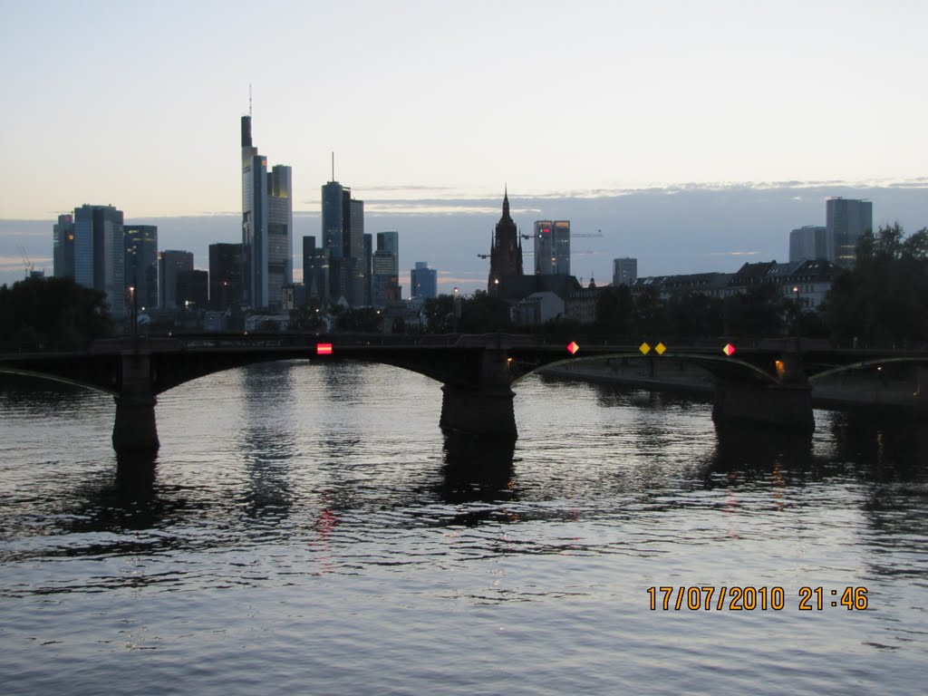 Frankfurt am Main by yigitmutlu