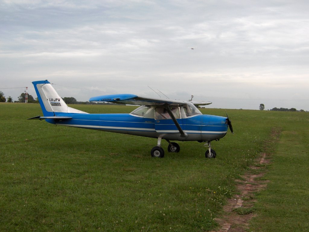 Aero Club Lujan - Cessna 150 by theorc