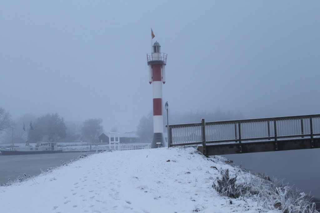 Leuchtturm by winterlein