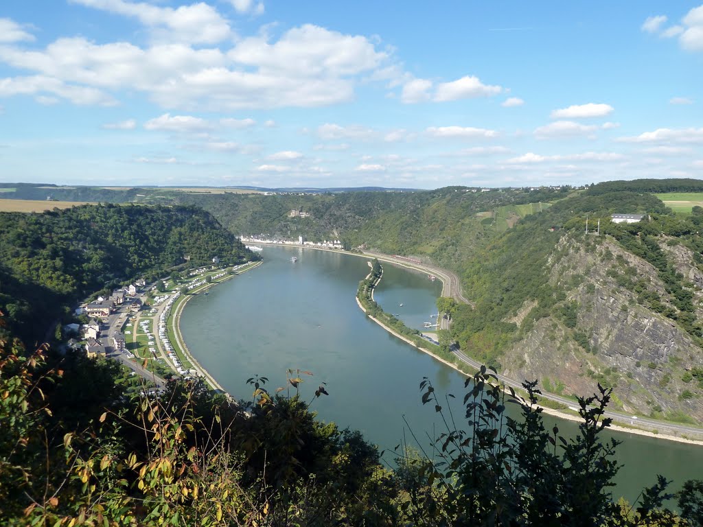 Aussicht vom Loreleyblick Maria Ruh auf das Rheintal mit der Loreley by giggel