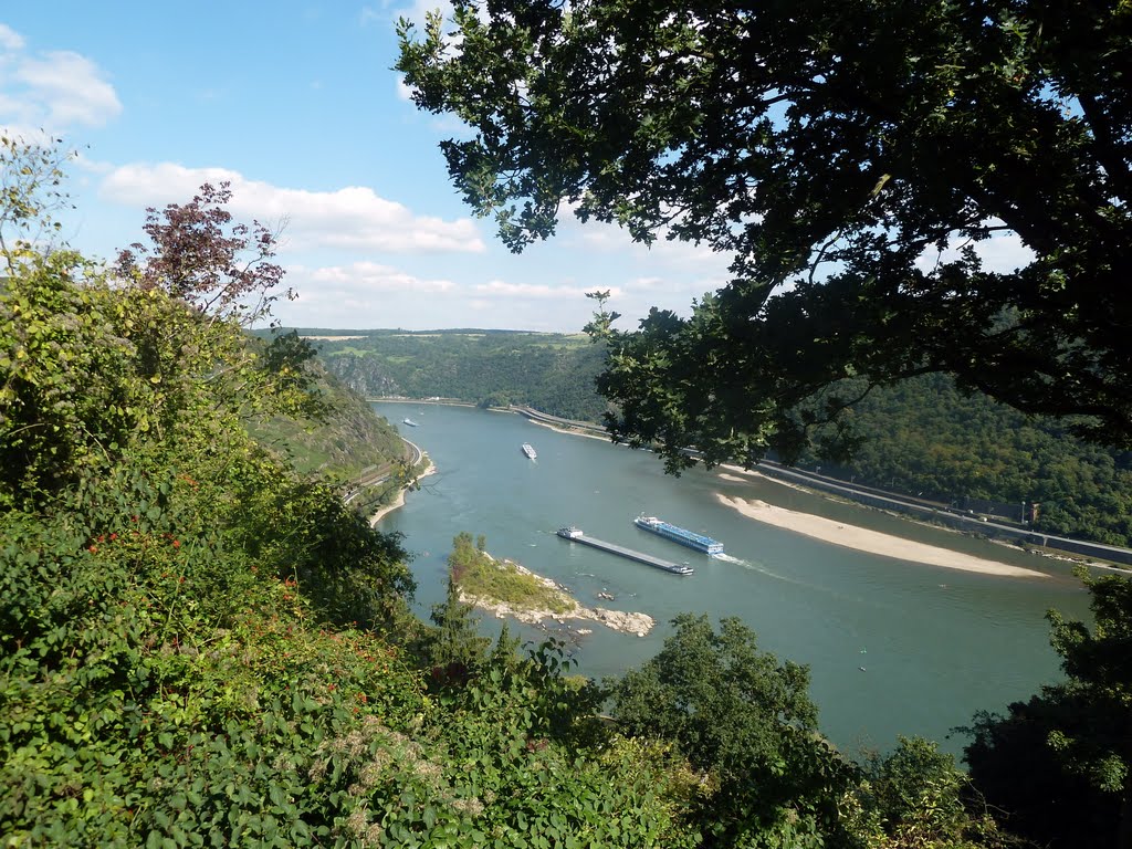 Germany - Blick vom Günderodehaus auf das Rheintal in Richtung Loreley by giggel