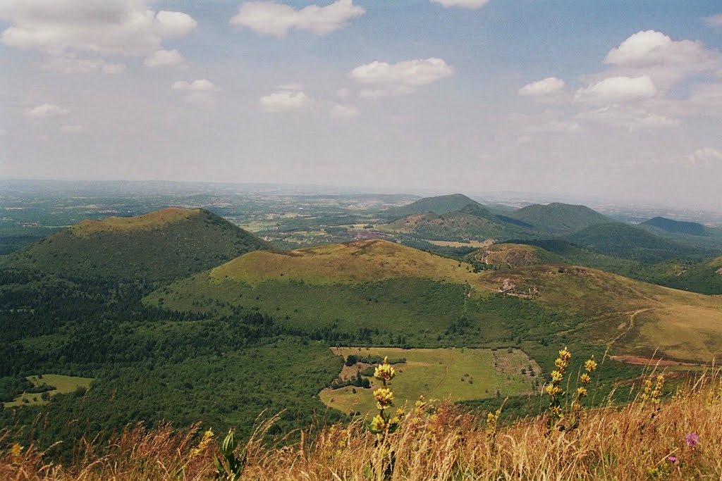 Puy de Dome by stéphane Boulnois