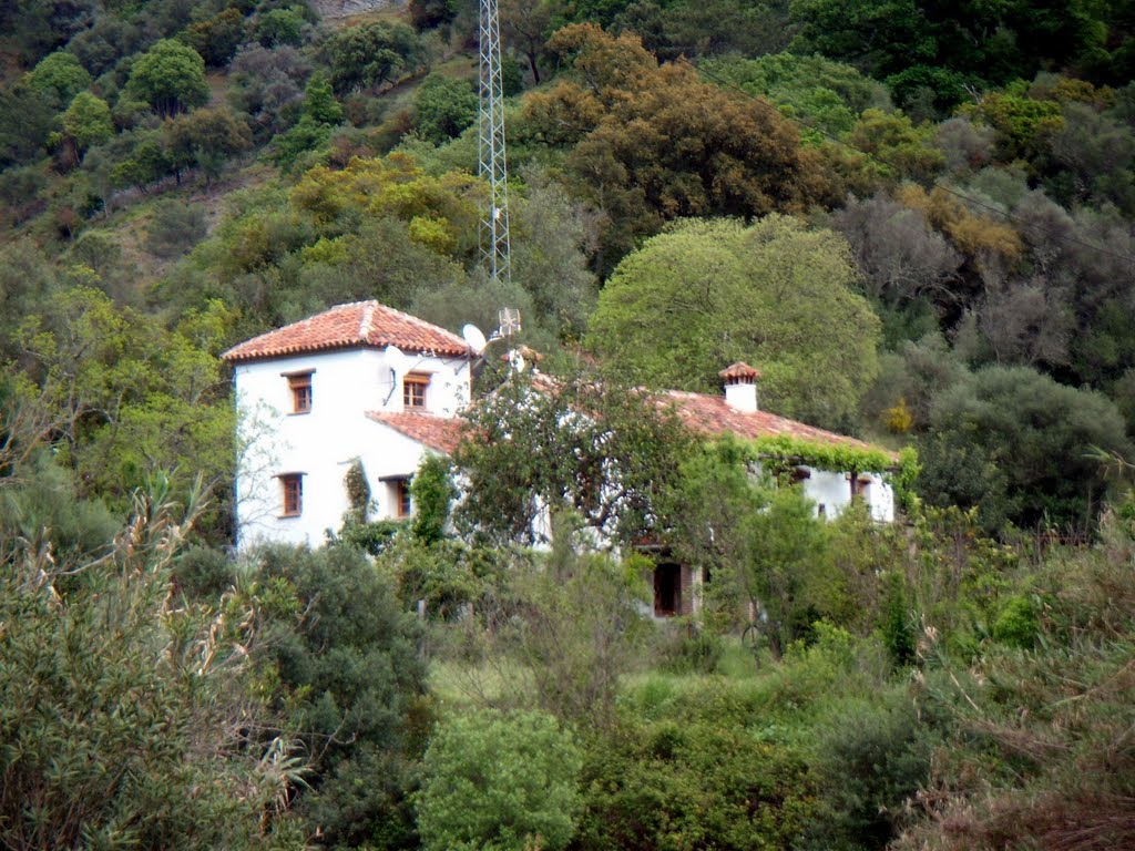 A Spaniard's home is his castle.... by ampthillmark