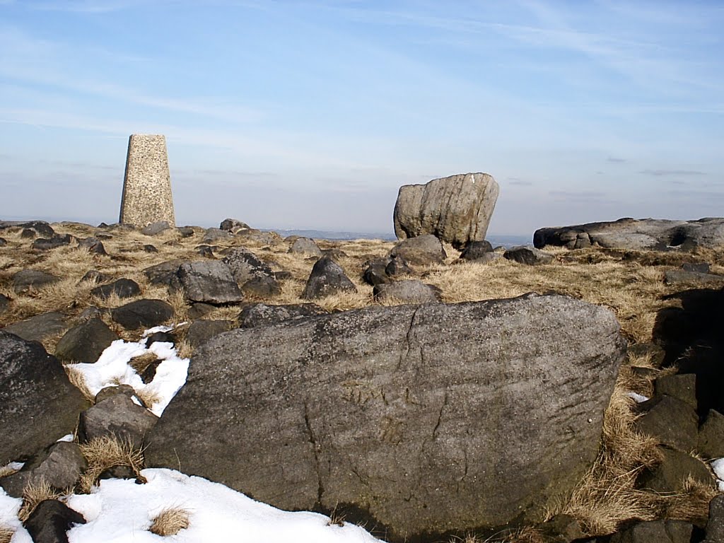 West Nab Triangulation Pillar (Peak District Nat Park) by Keith Stevens