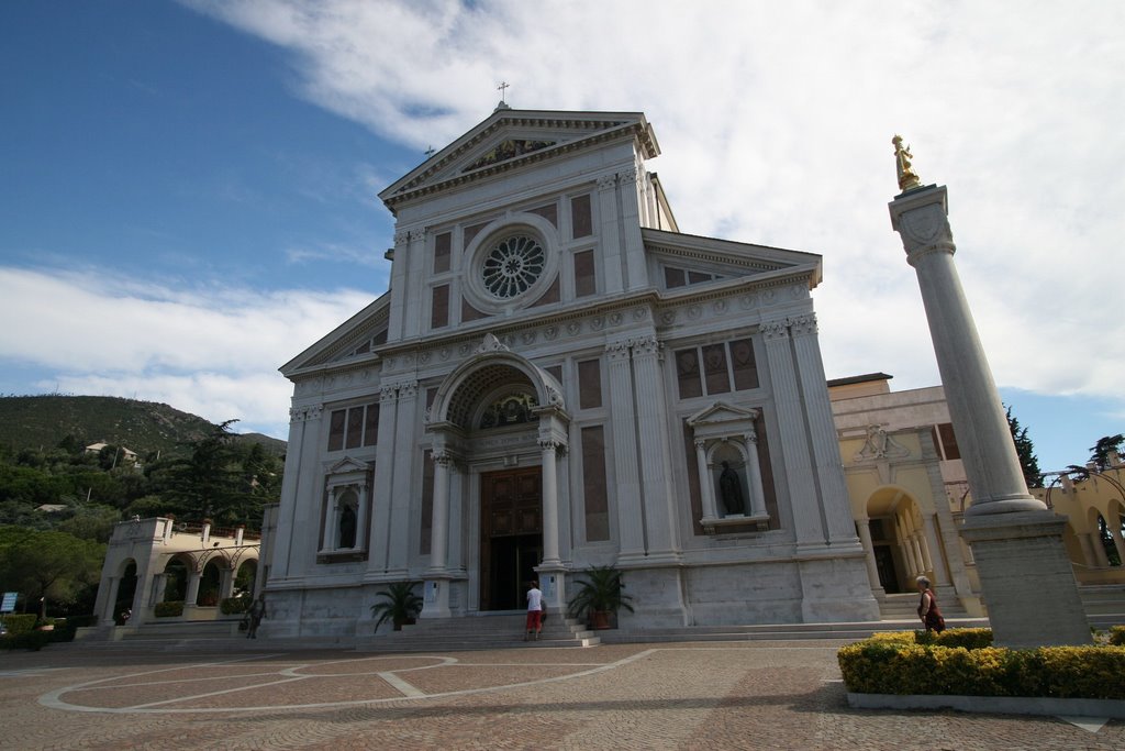 Santuario Gesu Bambin di Praga by Marco Luongo