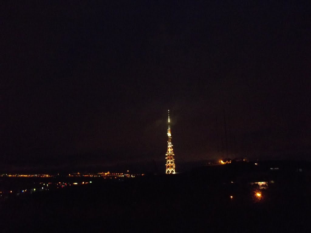 Torre da Vanguarda vista por traz by Jorgebike