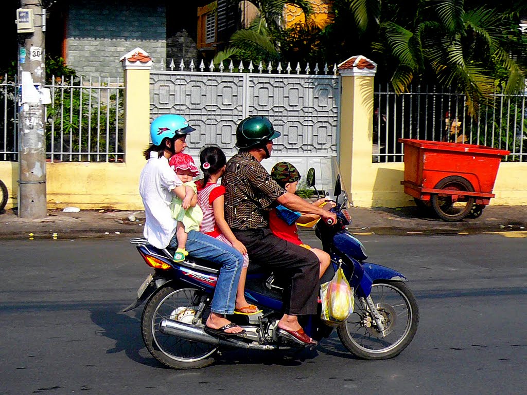 VIET NAM , HOI AN 03 2009 "A 5 sur une Mob., oui c'est possible !!!" by ¤¤¤ DanyFischer ¤¤¤