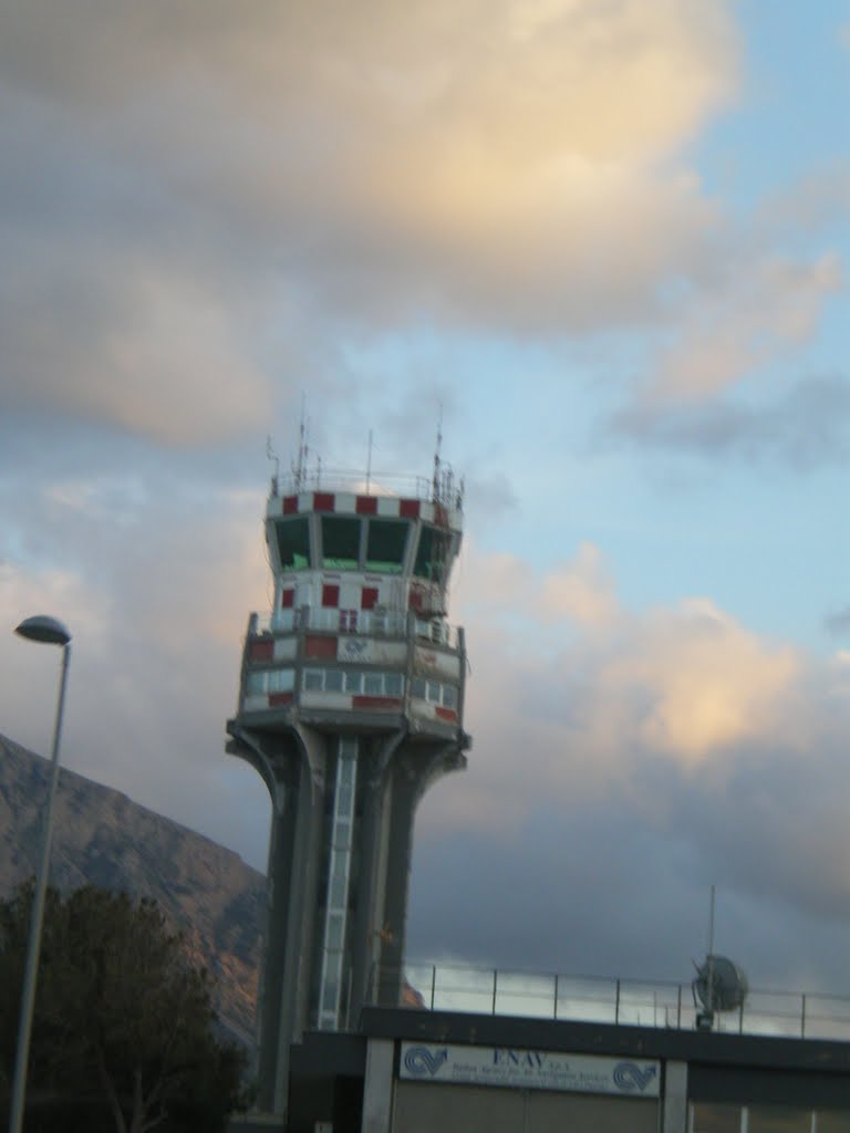 Tour de Contrôle de l'aéroport de Palerme by simboq