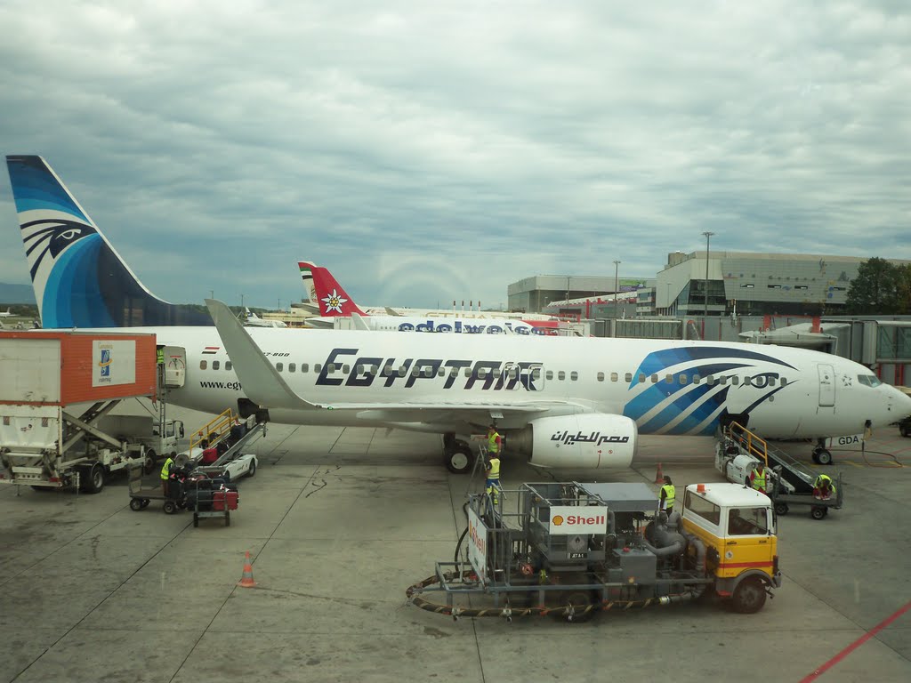 Egyptair ms 772 boing 737 800 in geneva airport by Salem Taha