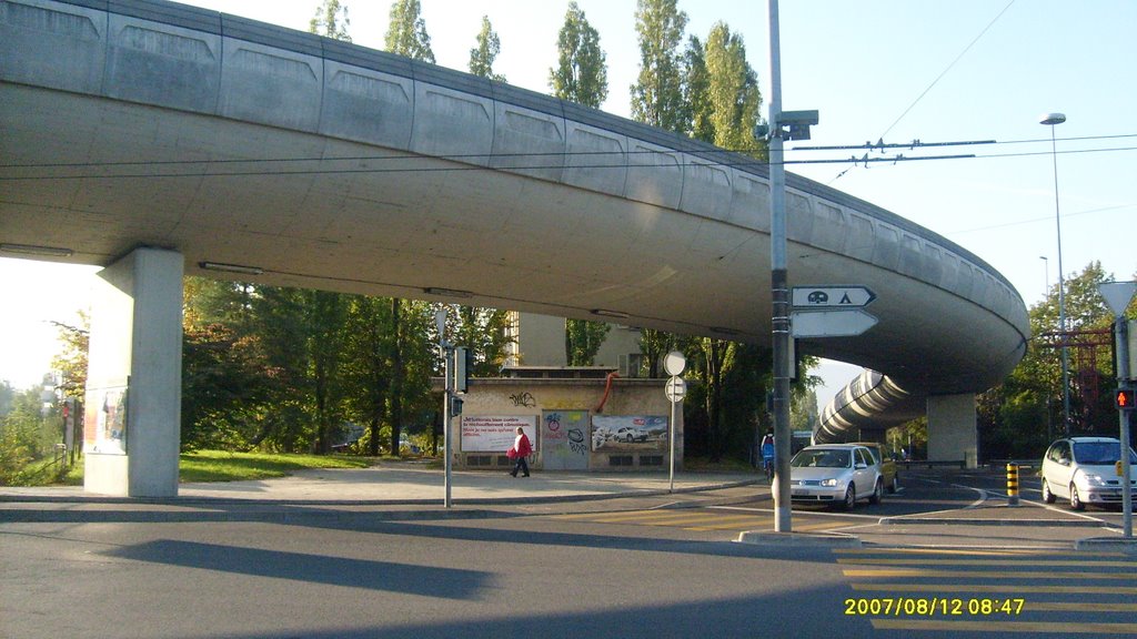 Autoroute suspendue av de l'ain by A.Watkins