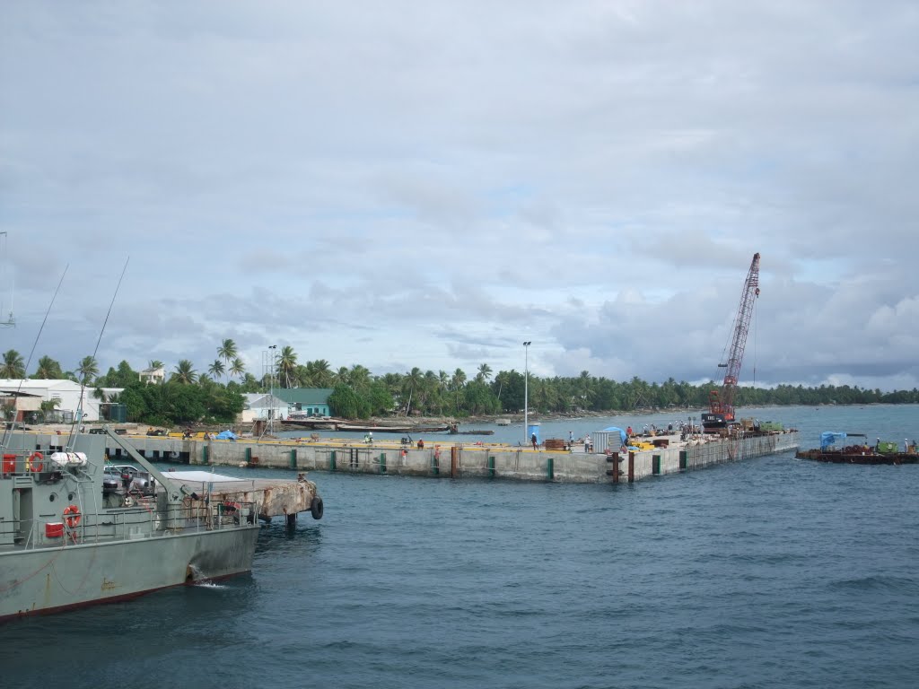 New Wharf under construction, Funafuti, Tuvalu 2009 by Temata Shozo