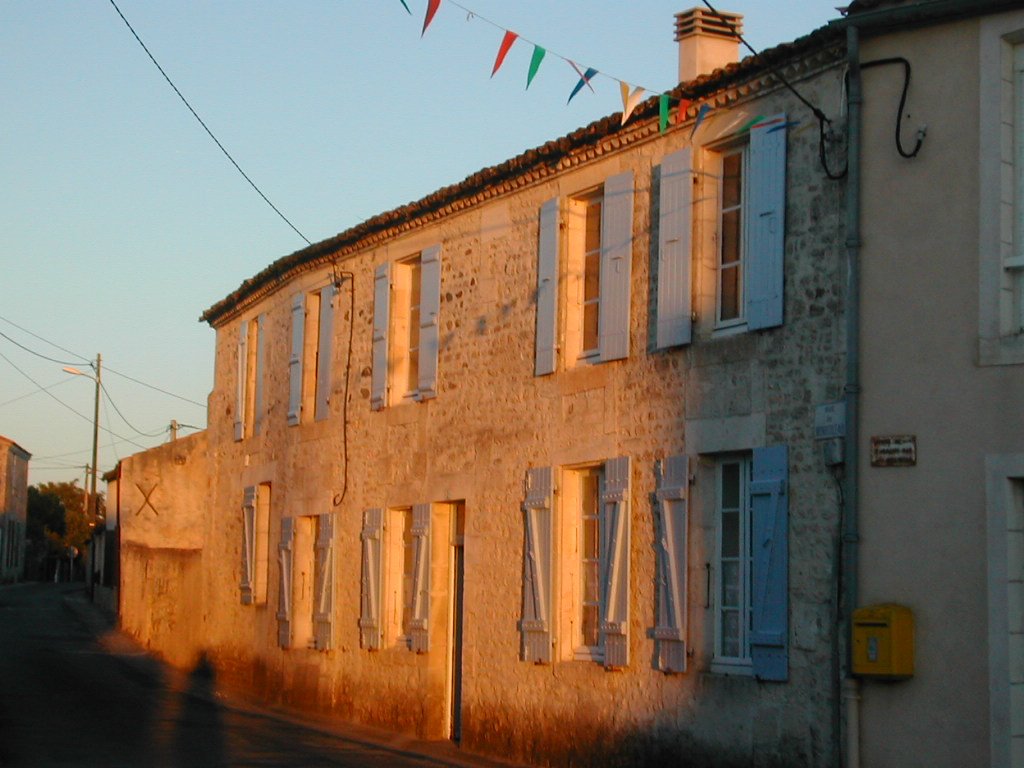 Maison charentaise à Hiers by fpm