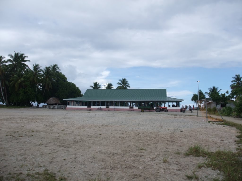 Meeting Hall in Nui, Tuvalu 2009 by Temata Shozo