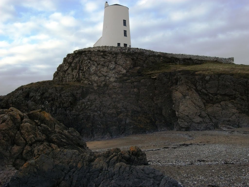 Ynys llandwyn by John Mulder