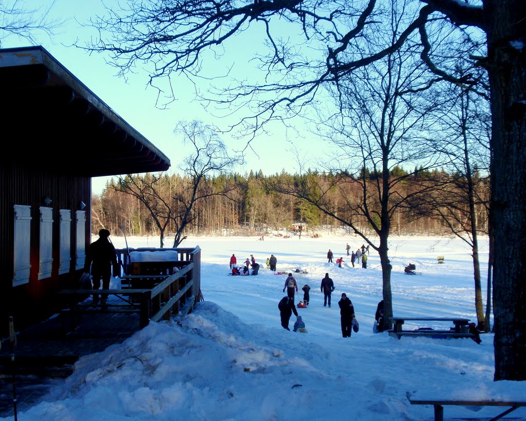 Winter sports activities at Bastasjö recreation area by SuMaKa