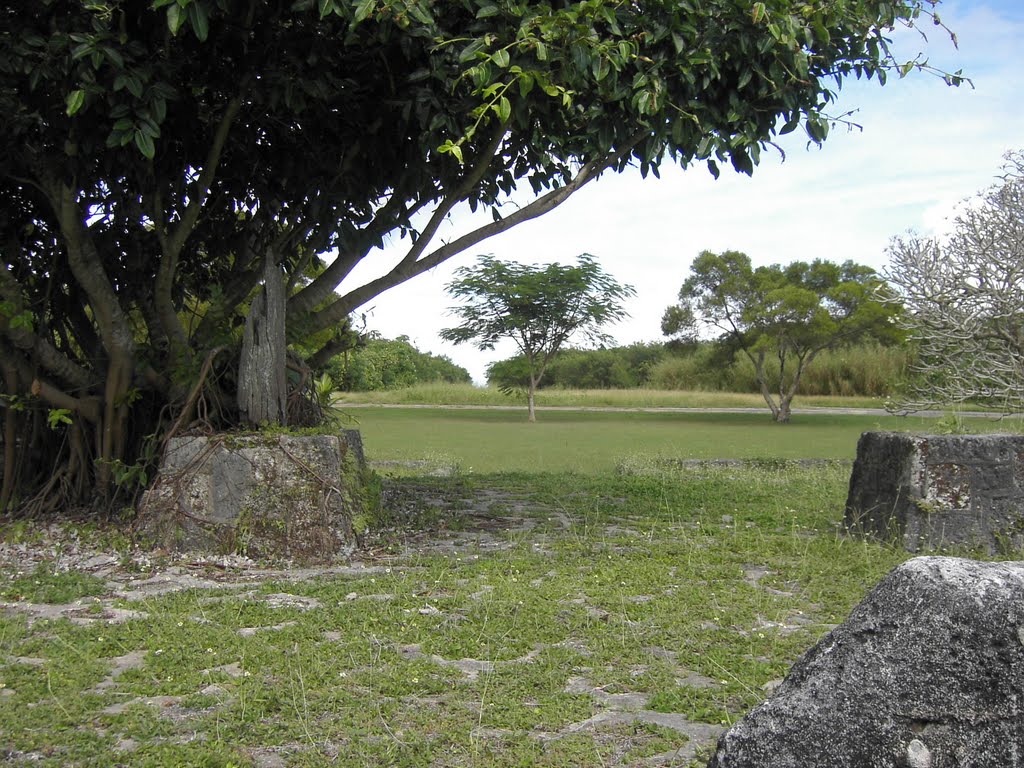 American Memorial Hinode Shrine - Tinian by kajikawa