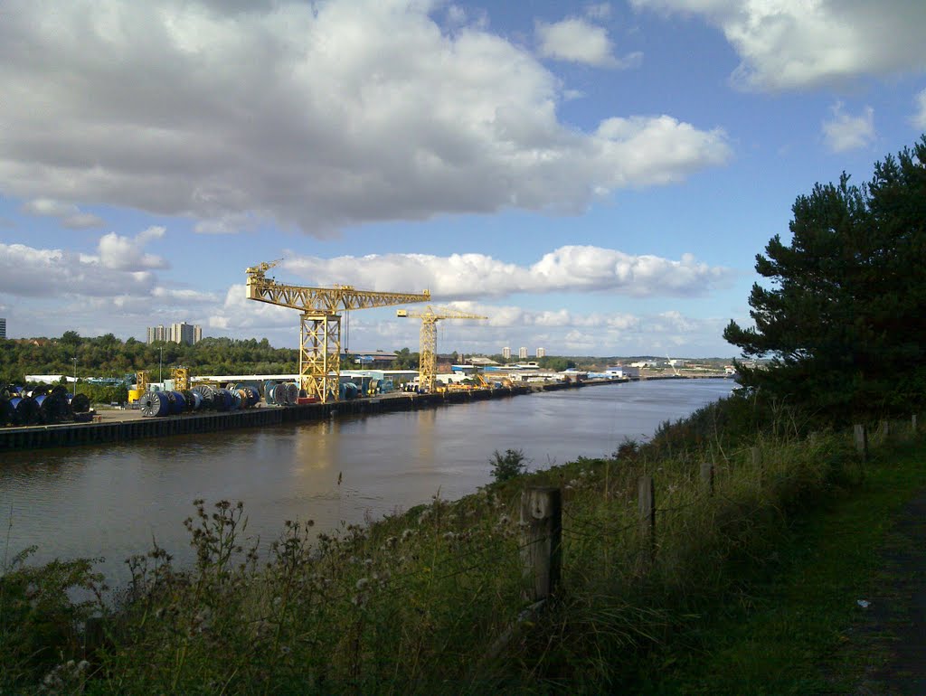 Looking east fronm NCN14 by Gary Dawes