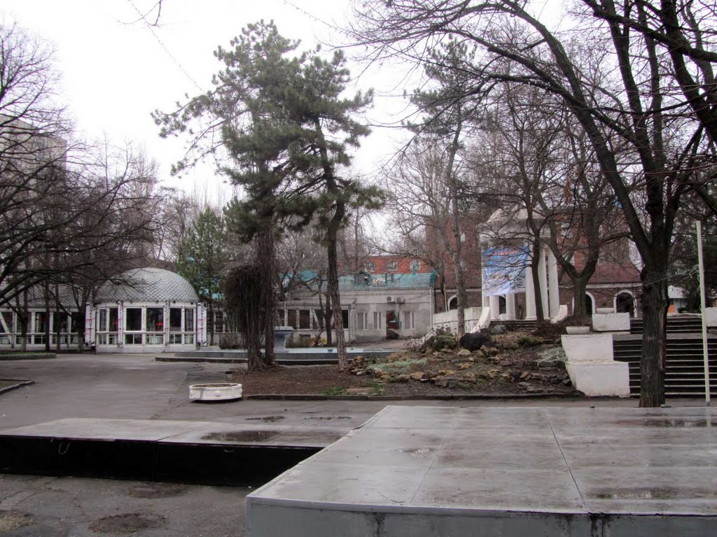 Park, Rostov-on-Don by Valentine Verchenko