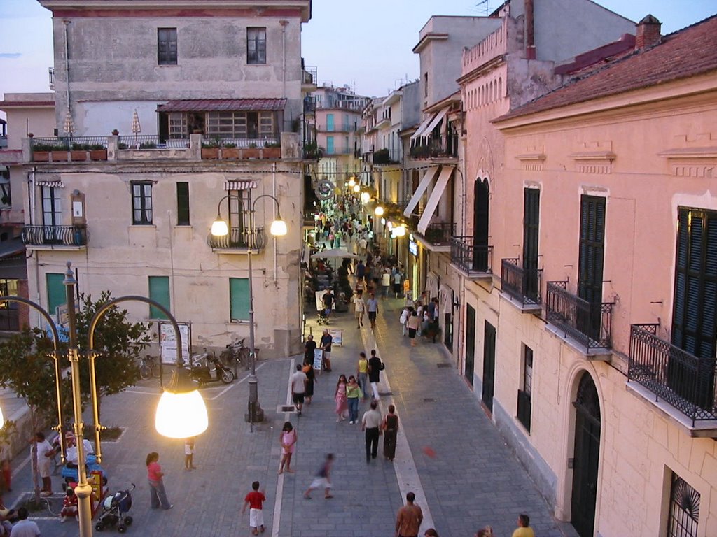 Italia - S.Maria di Castellabate - il corso Matarazzo by ©marica ferrentino