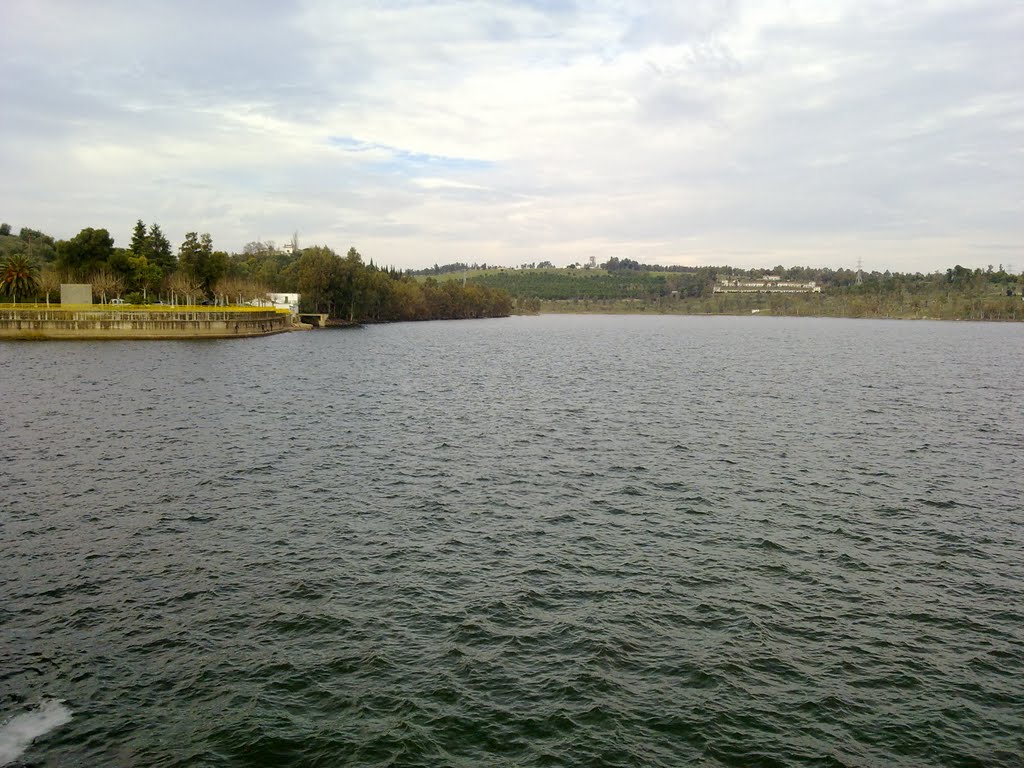 Embalse de Orellana by rafaro