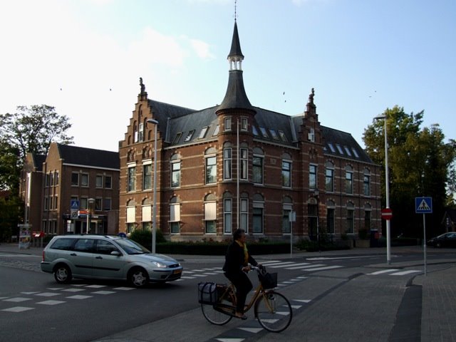 Old building, used to be the city hall by bjhvwildeman