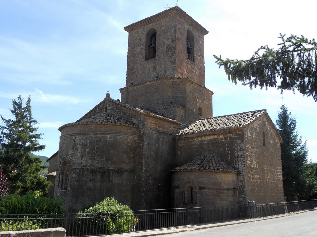 L'Estany: monestir de Santa Maria (absis) by Pedro Salcedo i Vaz