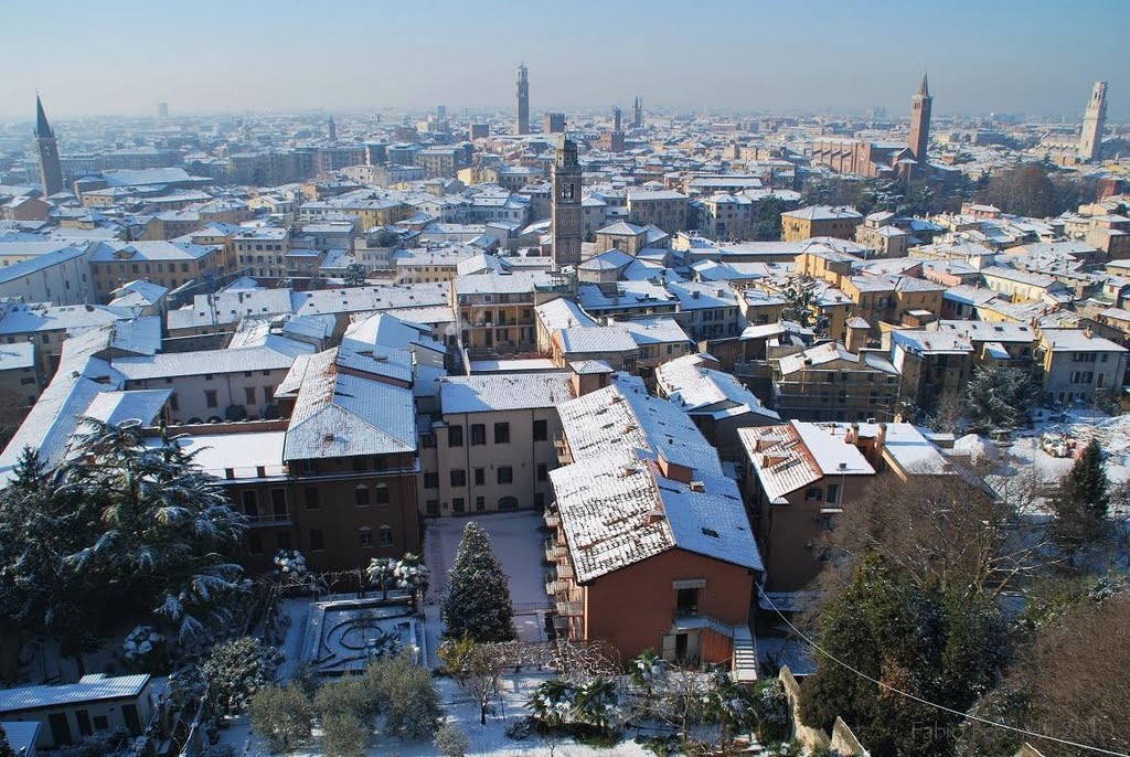 Verona innevata by Fabio Becchelli