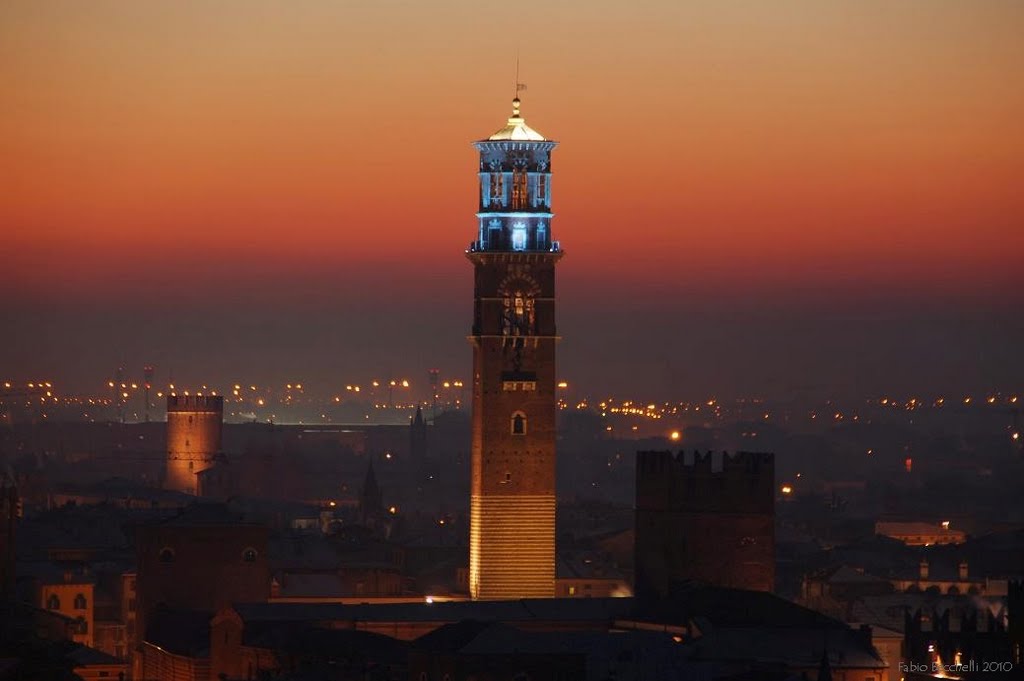 Torre dei Lamberti al tramonto by Fabio Becchelli