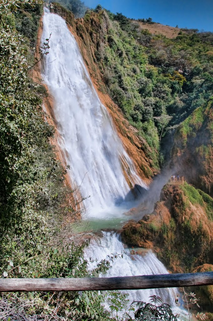 Velo de Novia, Chiapas by Jesus Ramos