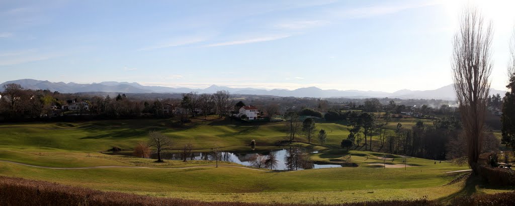 Panorama sur le Golf by Bruno GRIFFON