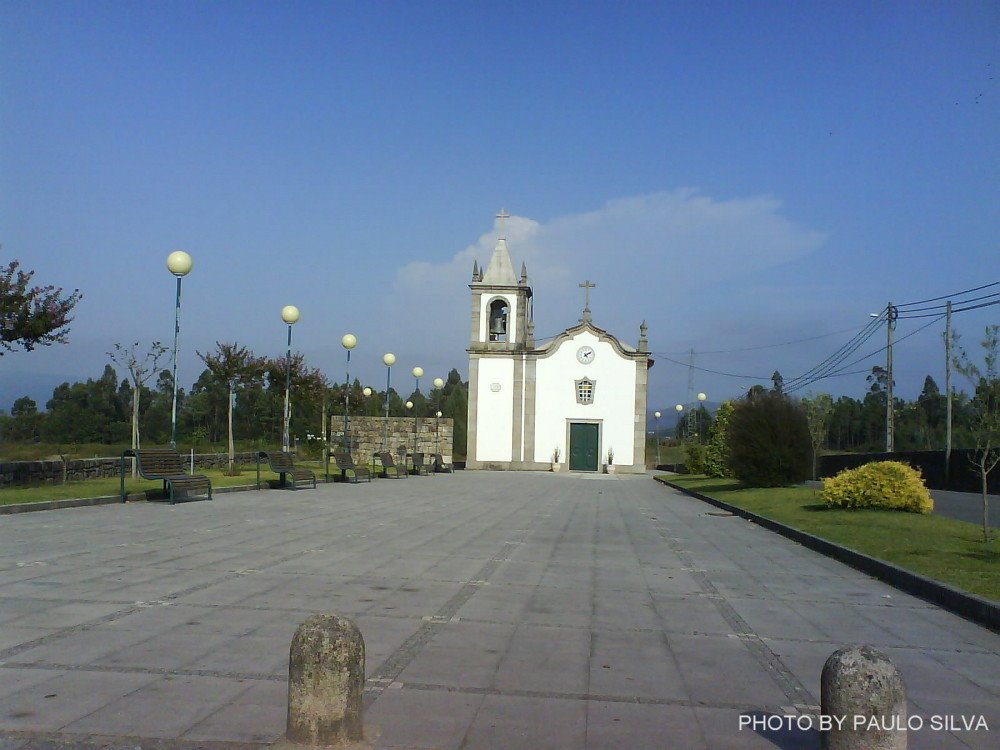 Igreja de Navarra by PAULO MENOTE