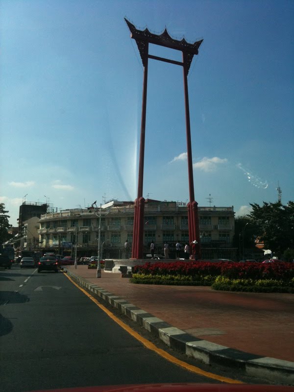 Sao Ching Cha, the Giant Swing by goodsview