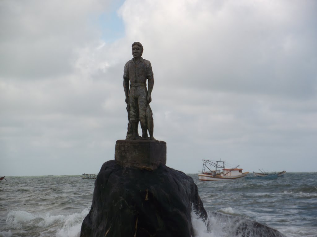 ESTATUA HOMENAGEM PESCADORES by jesus lima