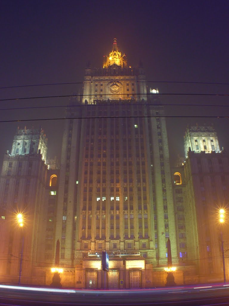 Moscow Seven Sisters skyscrapers - Ministry of Foreign Affairs at hot smog night of August 2010 by IPAAT