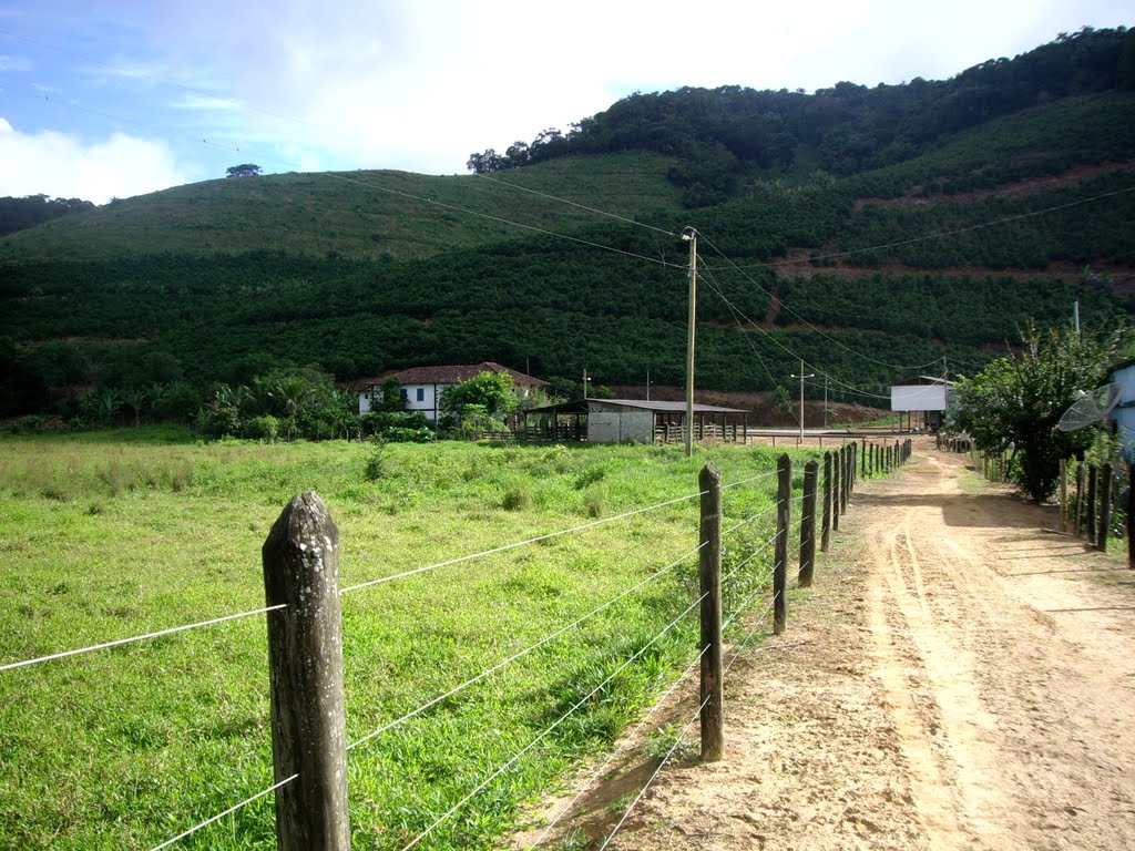 ENTRADA PARA A FAZENDA PEDRA REDONDA - GOIABAL by RUBINHO BARROSO