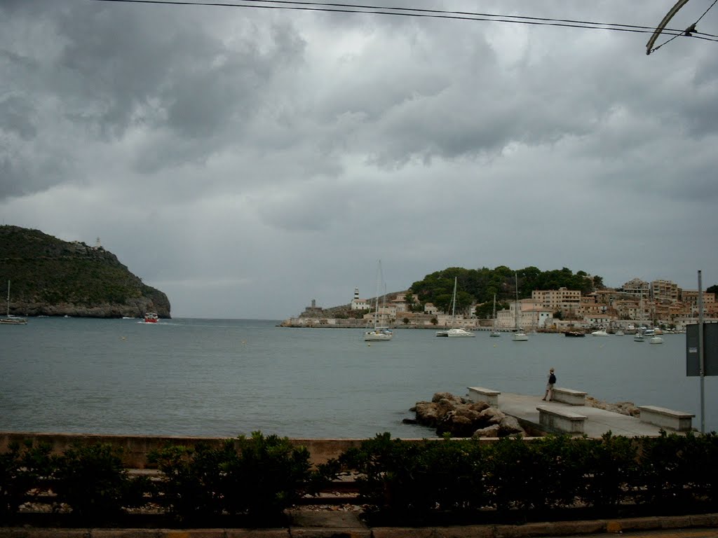 Die Einfahrt von Puerto Soller by Wieland Dörner