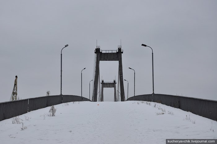 The old Rybalskiy bridge in Kiev by Pavlo Dyban