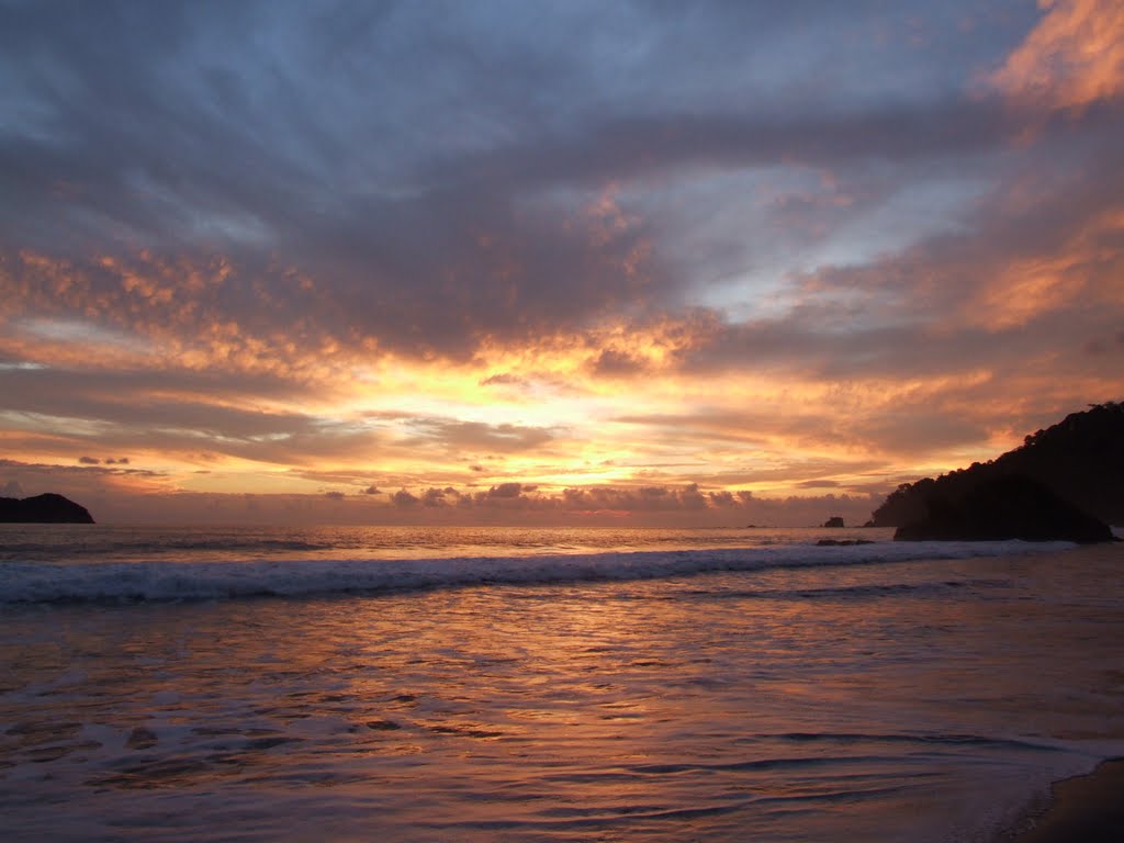 Atardecer Manuel Antonio by Calaca66