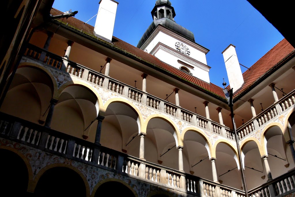 Kreuzgang im Schloss Hartheim by © Didi S.