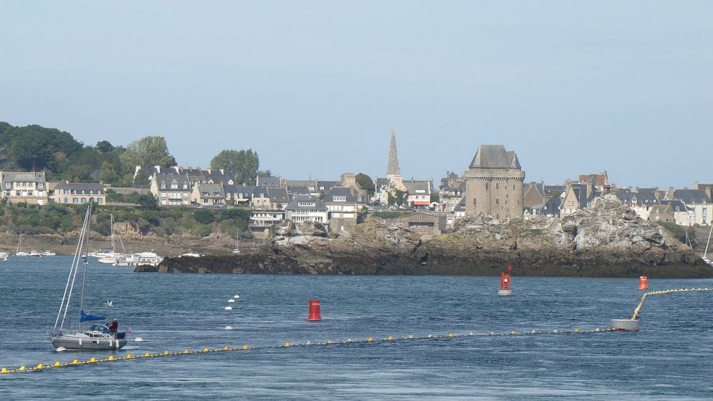 Vista de St Malo desde la barrage by maruyelmundo