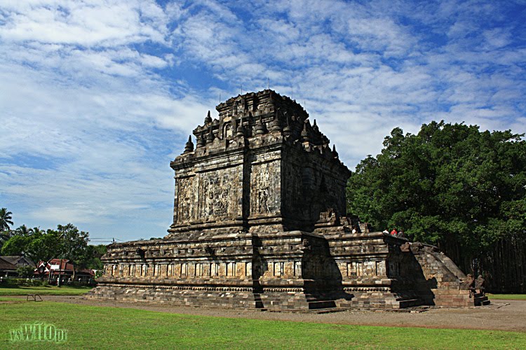 Candi mendut by yswitopr