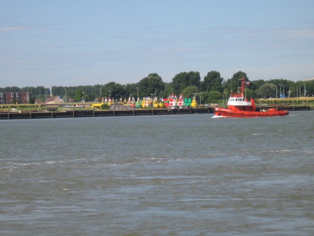 De Waterweg tussen Maassluis en Rozenburg by gerrits