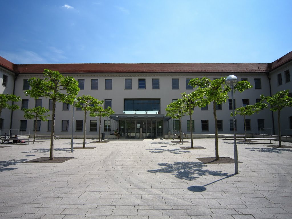 Hans-Ahrbeck-Haus by Ingolf Berger