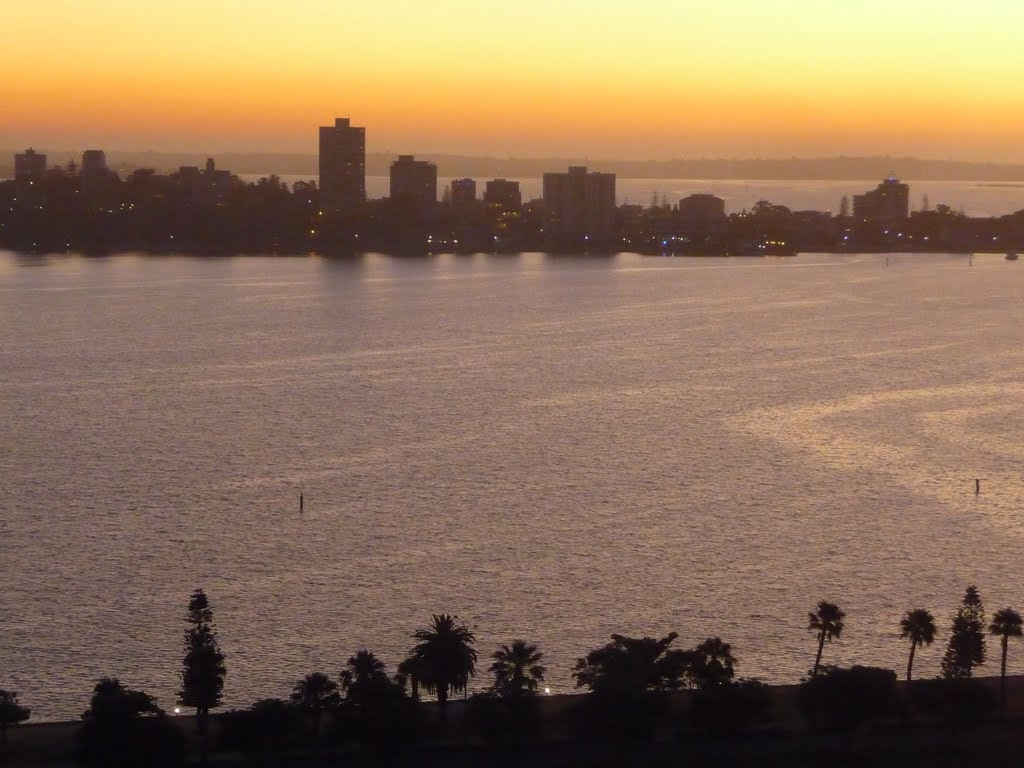 South Perth from CBD by Denis CARAIRE